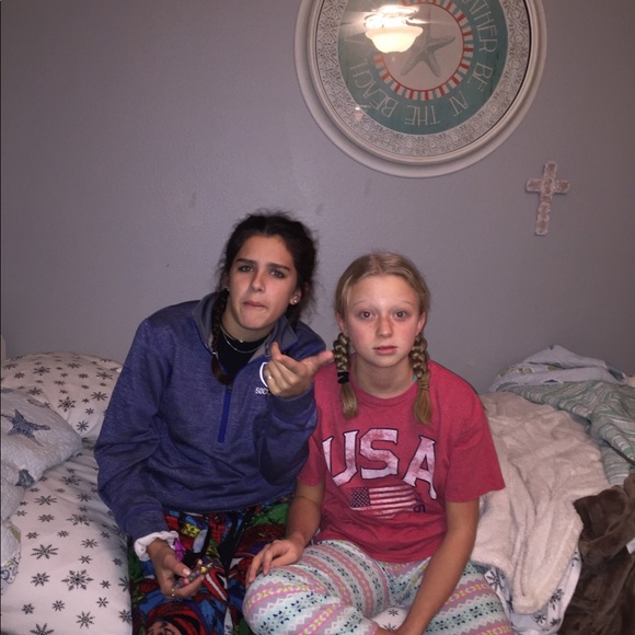 Meet your Posher, Cara - Picture 1 of 1